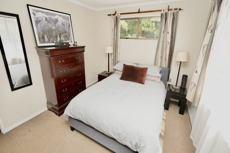 Photo of property in 62 Acacia Street, Kelvin Grove, Palmerston North, 4414