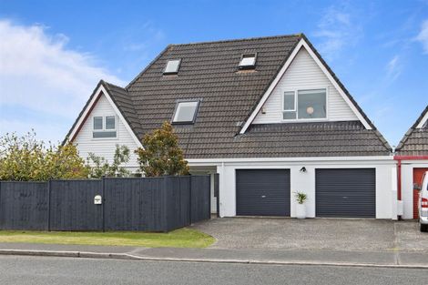 Photo of property in 2/3 County Road, Torbay, Auckland, 0630