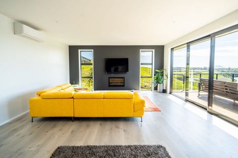 Photo of property in 32 Oyster Place, Omokoroa, 3114