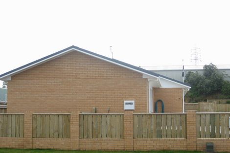 Photo of property in 7b Simons Street, Moturoa, New Plymouth, 4310