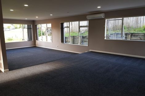 Photo of property in 3 Taroka Close, Pinehill, Auckland, 0632