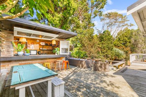 Photo of property in 88 Woodlands Park Road, Titirangi, Auckland, 0604