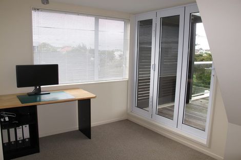 Photo of property in 1/15 Wilding Avenue, Northcote Point, Auckland, 0627