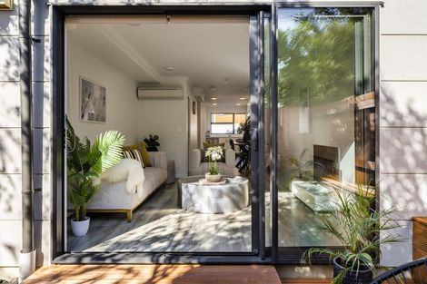 Photo of property in 19 Ti Kouka Lane, Sandringham, Auckland, 1025