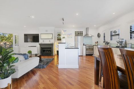 Photo of property in 2/177 Hurstmere Road, Takapuna, Auckland, 0622