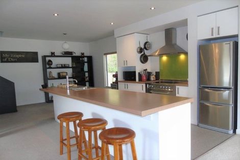 Photo of property in 7 Rarangi Way, Owhiro Bay, Wellington, 6023