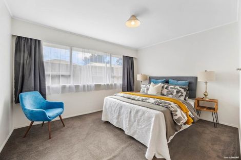 Photo of property in 2/15 Lavas Place, Mount Wellington, Auckland, 1060