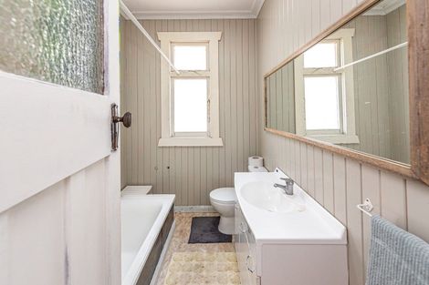 Photo of property in 25 Abbot Street, Gonville, Whanganui, 4501