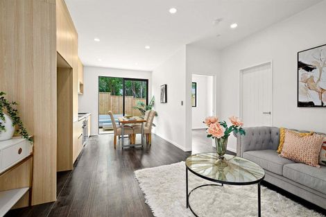 Photo of property in 7c Kerria Place, Sunnynook, Auckland, 0620