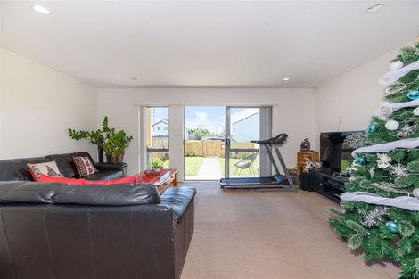 Photo of property in 9/3 Hulme Place, Henderson, Auckland, 0612