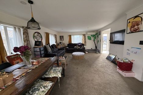 Photo of property in 11 Charta Place, Sunnyvale, Auckland, 0612