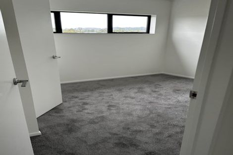 Photo of property in 4 Kaha Lane, Henderson, Auckland, 0612