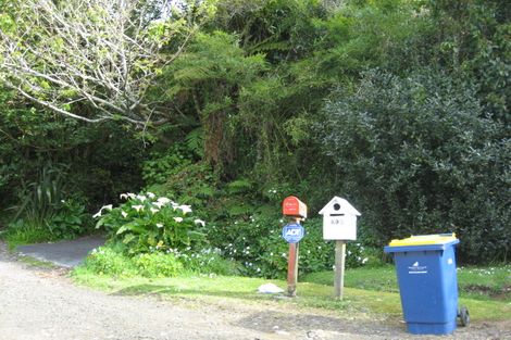 Photo of property in 890 West Coast Road, Waiatarua, Auckland, 0604