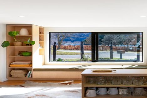 Photo of property in 10 Preston Drive, Arrowtown, 9302