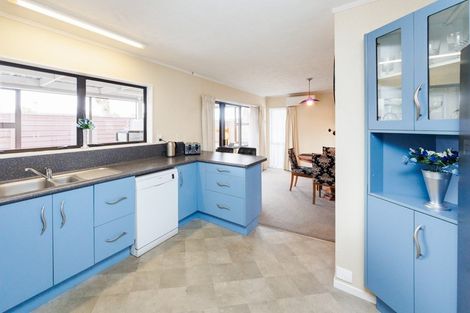 Photo of property in 10 Botanical Road, Takaro, Palmerston North, 4412