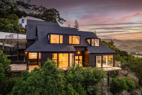 Photo of property in 19 Osmond Lane, Mount Pleasant, Christchurch, 8081