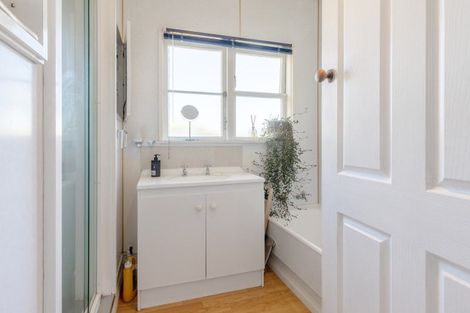 Photo of property in 38 Queen Street, Dannevirke, 4930