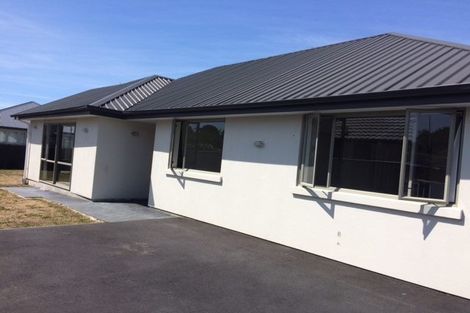 Photo of property in 218 Wainoni Road, Avondale, Christchurch, 8061