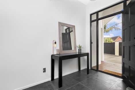 Photo of property in 32 Les Fisher Place, Pukekohe, 2120