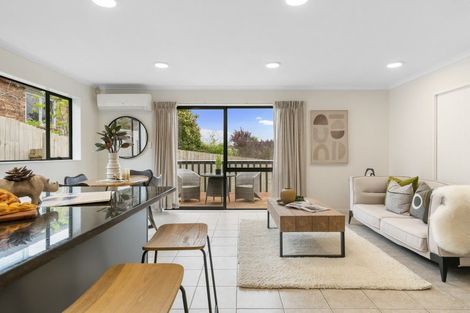 Photo of property in 9 Travis View Drive, Fairview Heights, Auckland, 0632