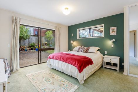 Photo of property in 1 Crestview Place, Browns Bay, Auckland, 0630