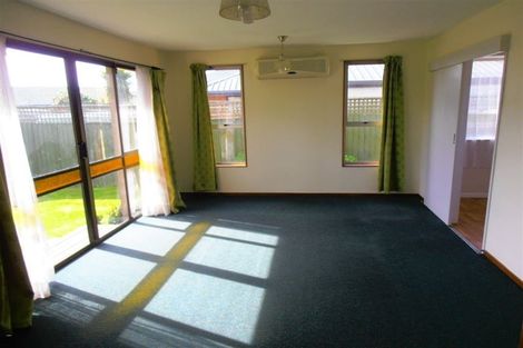 Photo of property in 18 Oakley Crescent, Hornby, Christchurch, 8042
