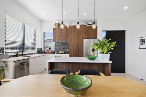 Photo of property in 75a Pendarves Street, New Plymouth, 4310