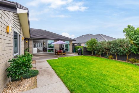 Photo of property in 7 Asola Place, Karaka, Papakura, 2113