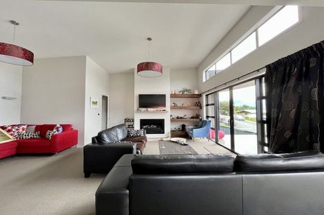 Photo of property in 70 Wynyard Crescent, Fernhill, Queenstown, 9300