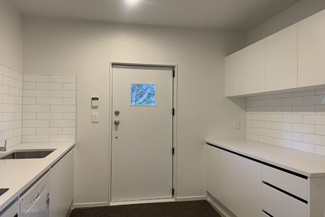 Photo of property in 17 Sun Place, Henderson, Auckland, 0612