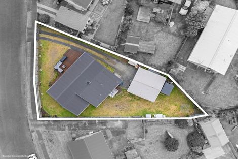 Photo of property in 1 Colenso Place, Otaki Beach, Otaki, 5512