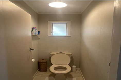 Photo of property in 88 Target Road, Totara Vale, Auckland, 0629