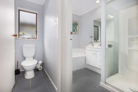 Photo of property in 5 Garboard Lane, Whitby, Porirua, 5024