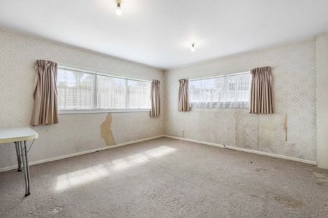 Photo of property in 21 Bentley Avenue, Glenfield, Auckland, 0629
