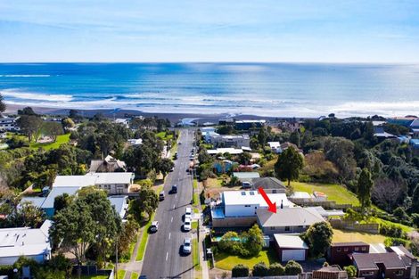 Photo of property in 27 Wairau Road, Oakura, 4314