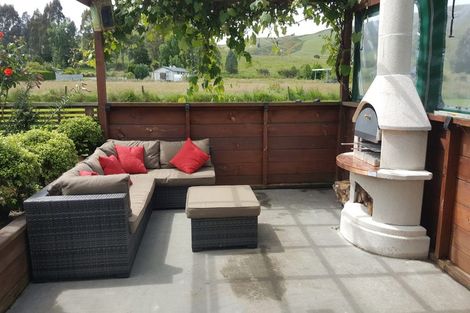 Photo of property in 8 Westoe Street, Waikaia, 9778