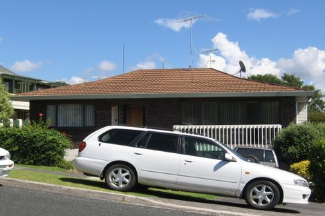 Photo of property in 2/26 Rothesay Bay Road, Rothesay Bay, Auckland, 0630