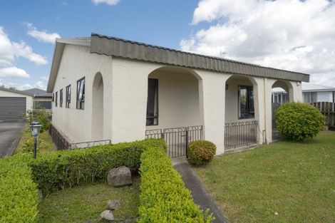 Photo of property in 15 Pemberton Crescent, Greerton, Tauranga, 3112