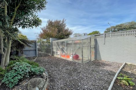 Photo of property in 106 Hinau Street, Riccarton, Christchurch, 8041