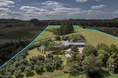 Photo of property in 1226 State Highway 16, Waimauku, 0883