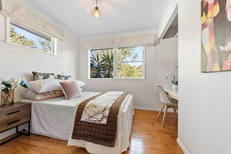 Photo of property in 5 Pendlebury Street, Green Bay, Auckland, 0604