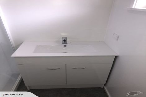 Photo of property in 3/2 Wicklow Road, Narrow Neck, Auckland, 0622