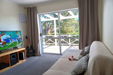 Photo of property in 8 Maygrove Drive, Orewa, 0931