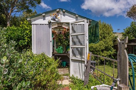 Photo of property in 22 Raroa Terrace, Tawa, Wellington, 5028