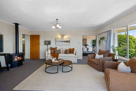 Photo of property in 43 Nevada Drive, Merrilands, New Plymouth, 4312