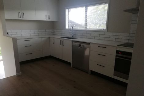 Photo of property in 2/5 Aries Place, Shelly Park, Auckland, 2014