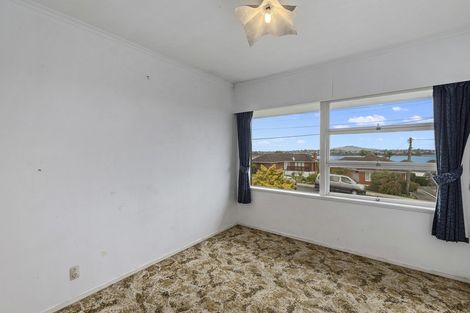 Photo of property in 100 Sylvan Avenue, Northcote, Auckland, 0627