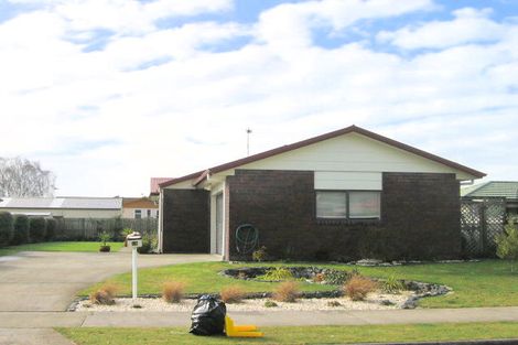 Photo of property in 16 Catalina Drive, Melville, Hamilton, 3206