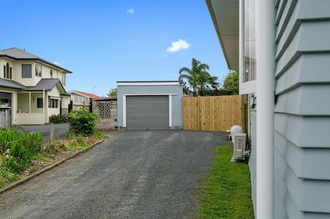 Photo of property in 38 Clare Street, Cambridge, 3434