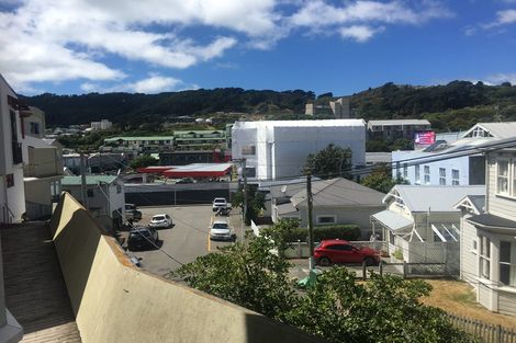 Photo of property in 4 Myrtle Crescent, Mount Cook, Wellington, 6021